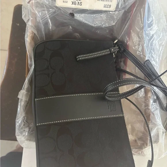 Coach black- clutch - Picture 2 of 2